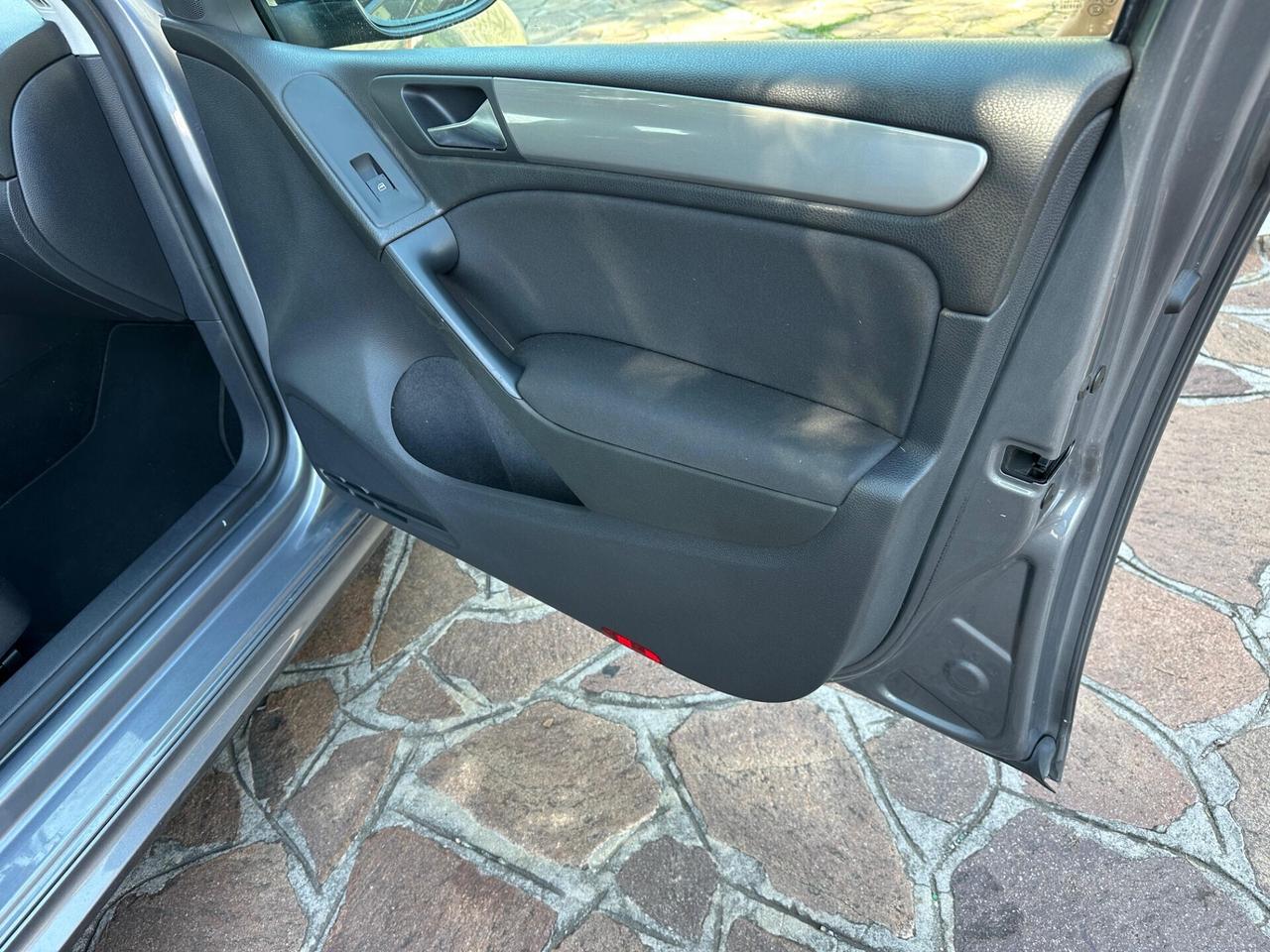 Volkswagen Golf 1.6 TDI DPF 5p. Highline