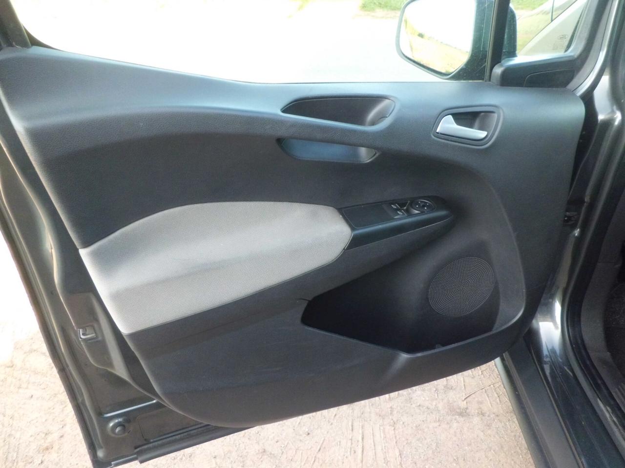 Ford Tourneo Connect Connect7 1.5 TDCi 120 CV Titanium