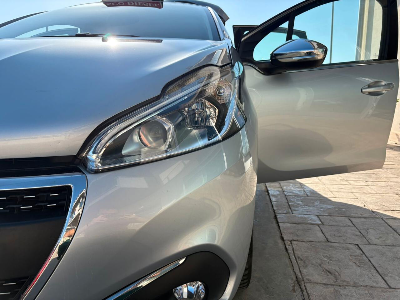 Peugeot 208 BlueHDi 75 5 porte Allure