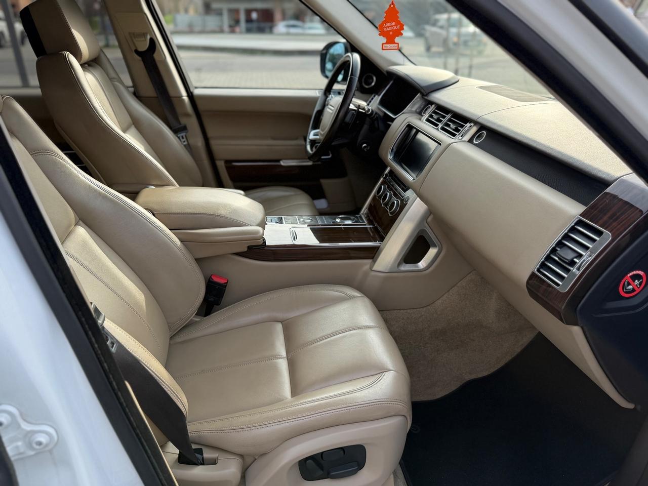 Land Rover Range Rover Vogue 3.0TDV6 black edition