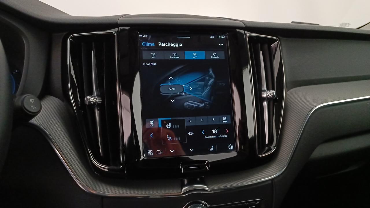 VOLVO XC60 2.0 b4 Plus Dark awd auto