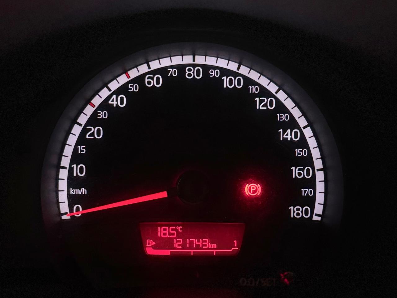 STUPENDA VOLKSWAGEN UP ADATTA A NEOPATENTATI UNICO PROPRIETARIO