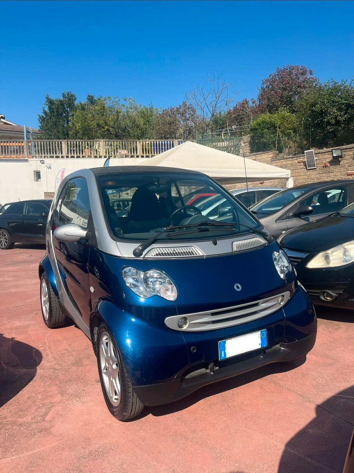 Smart 700 city-coupé pure (45 kW)
