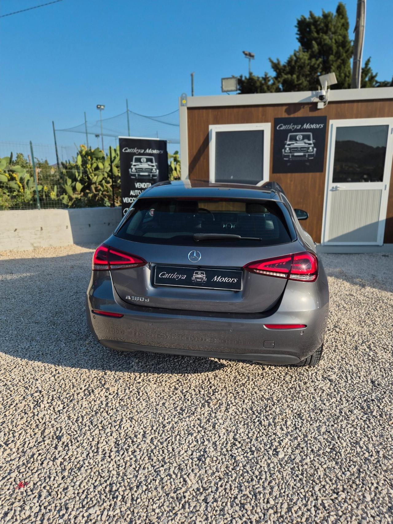 Mercedes-benz A 180 d Sport pelle,led