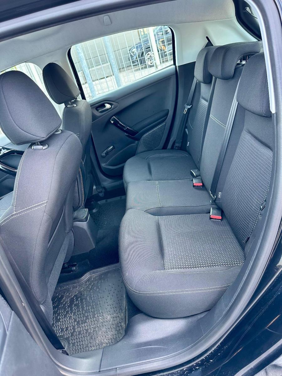 PEUGEOT - 208 - BlueHDi 100 S&S 5p. Allure Navi Pack