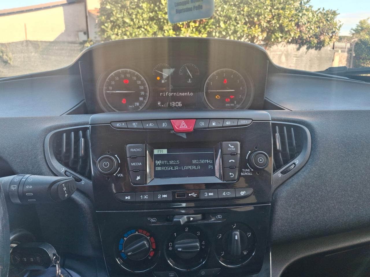 Lancia Ypsilon 1.2 69 CV 5 porte GPL Ecochic Gold neopatentati