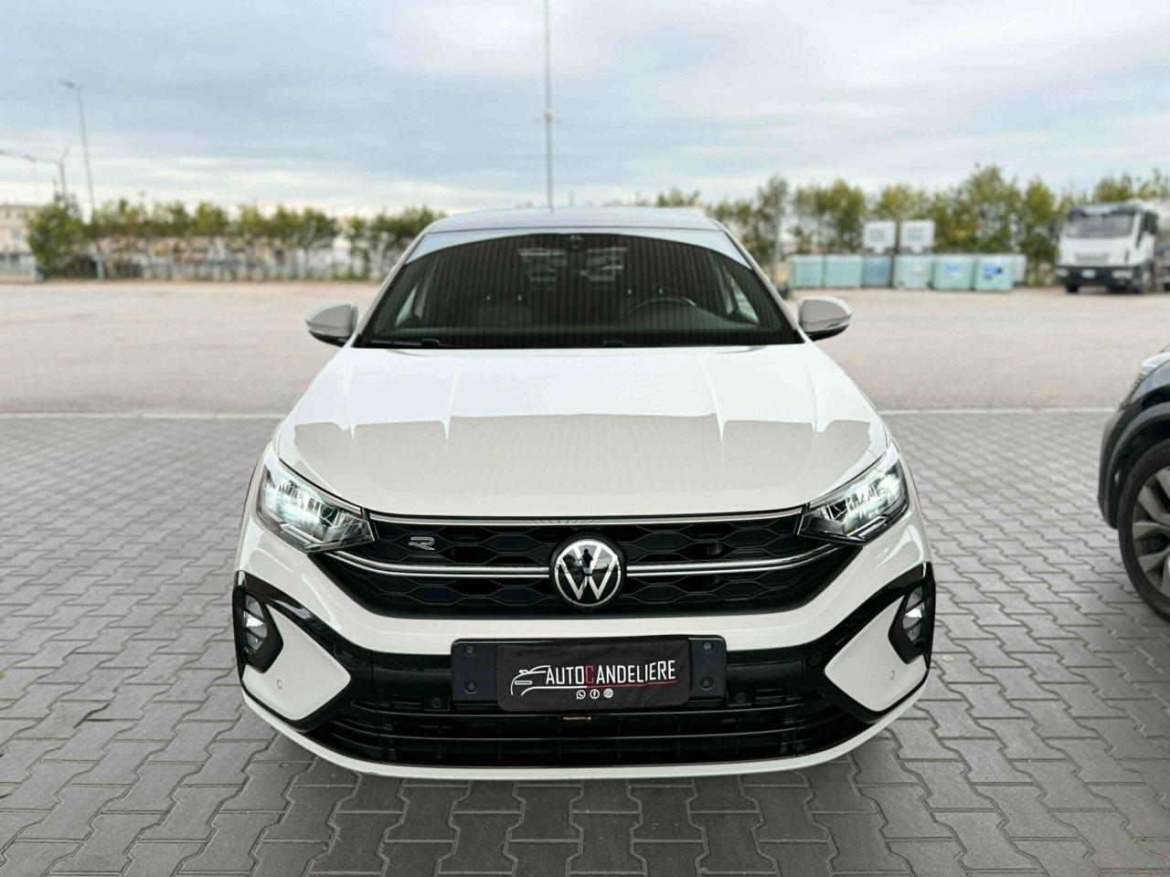 Volkswagen Taigo 1.0 TSI 110 CV DSG R-Line/TETTO/FULL LED