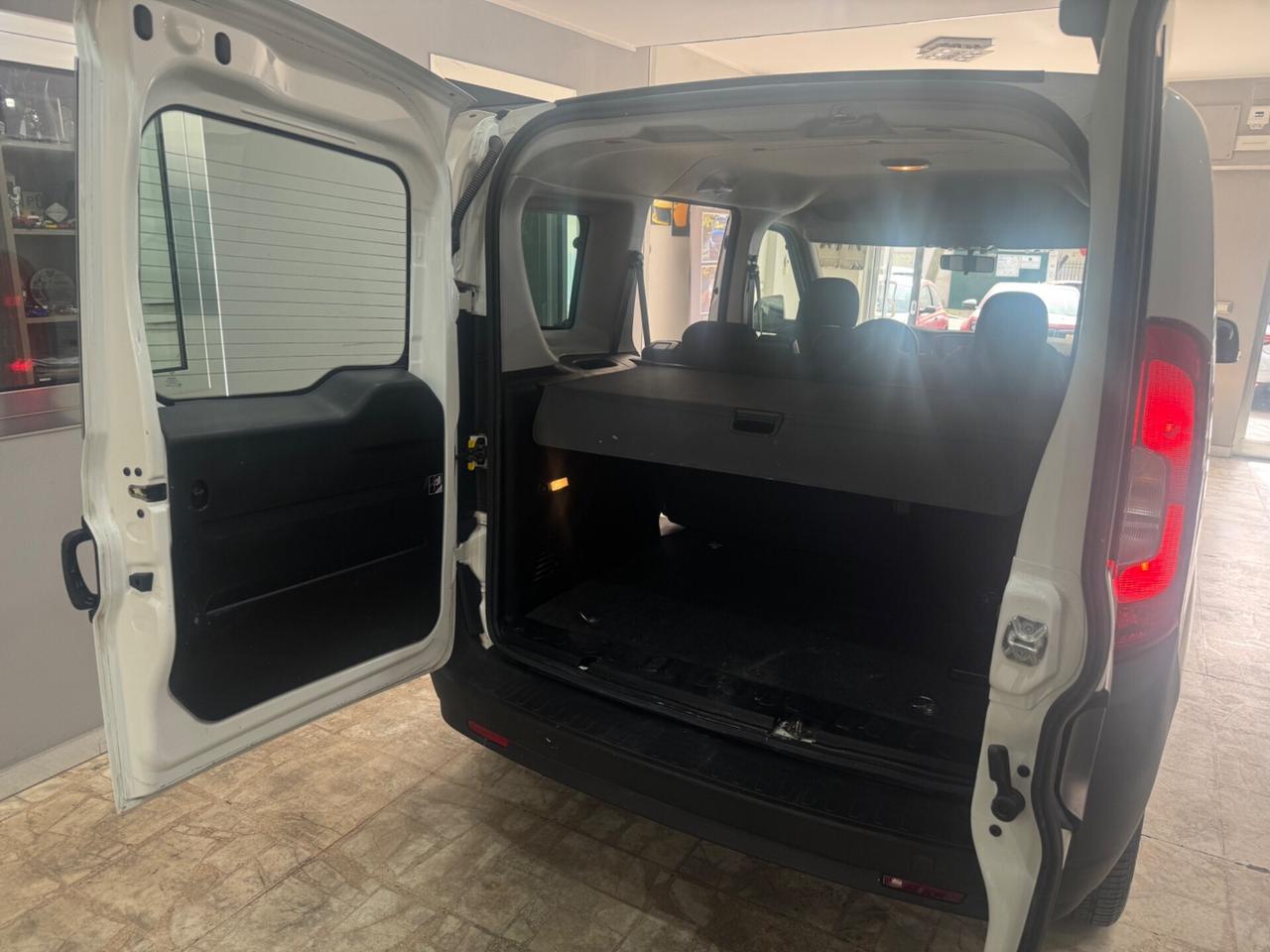 Fiat Doblo 1.3 MJT 95CV Autocarro 5 posti