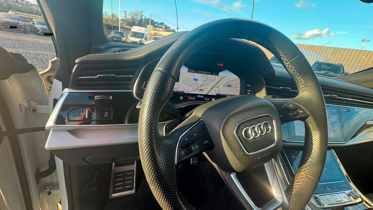 Audi Q8 55 3.0 tfsi mhev Sport quattro tiptronic
