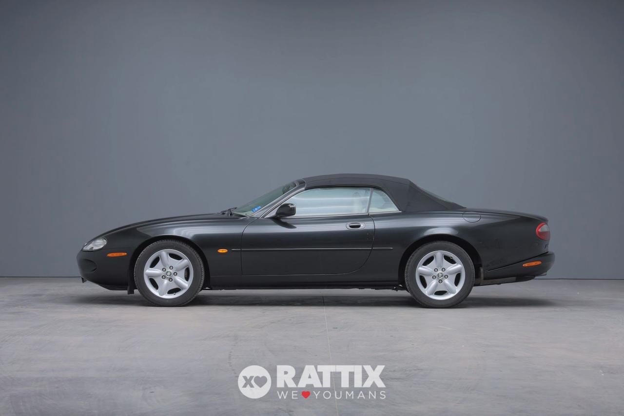 Jaguar XK8 4.0 V8 284CV Convertible