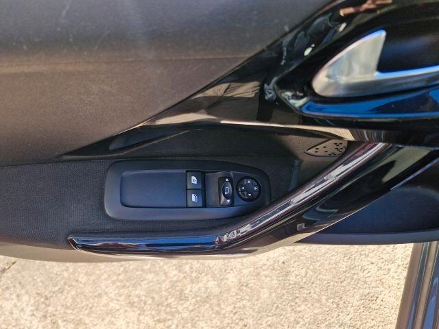 Peugeot 208 1.2 BENZINA X NEOPATENTATI
