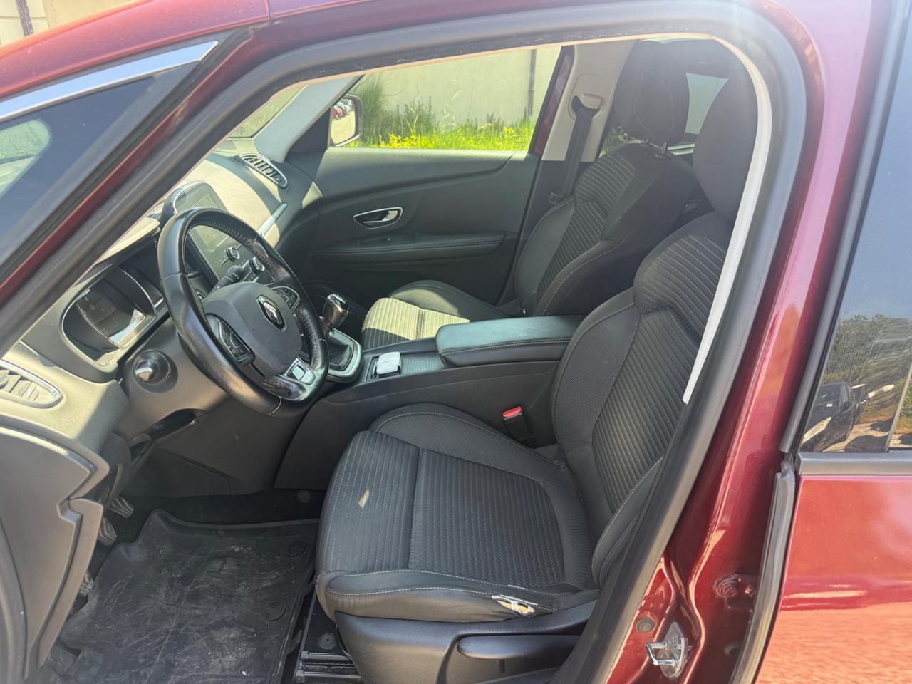Renault Grand Scenic dCi 8V 110 CV EDC Energy Intens