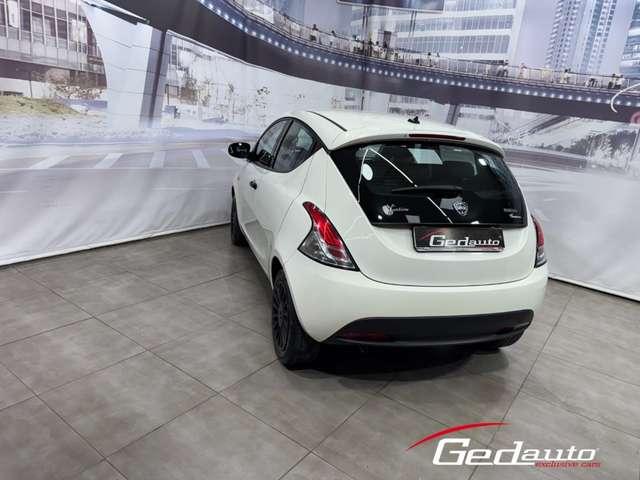 Lancia Ypsilon 1.0 FireFly 5 porte S&S Hybrid Ecochic Gold