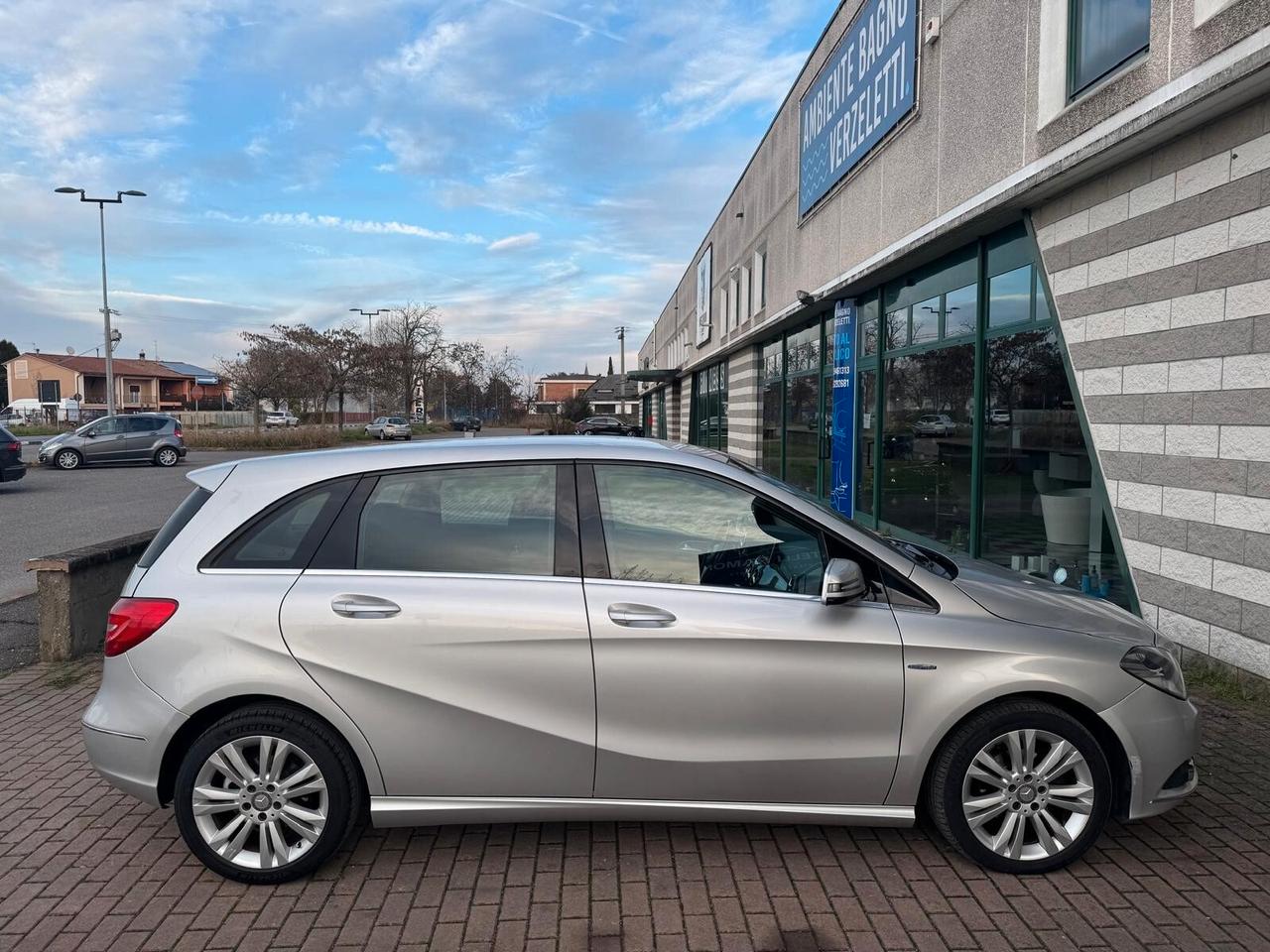 Mercedes-benz B 180 BlueEFFICIENCY Premium