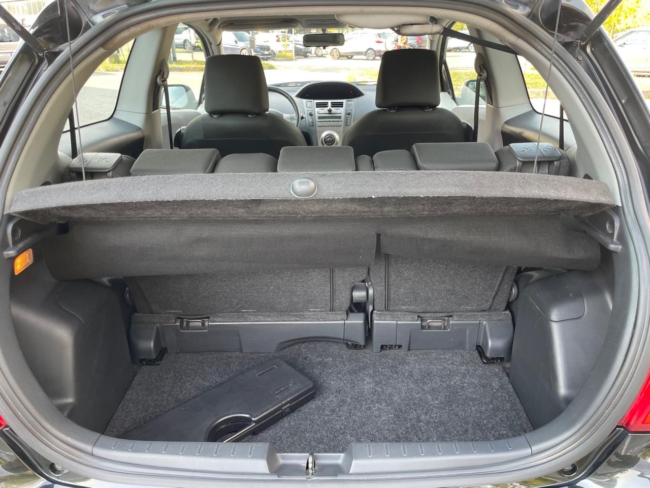 Toyota Yaris 1.0 3 porte Luxury pack
