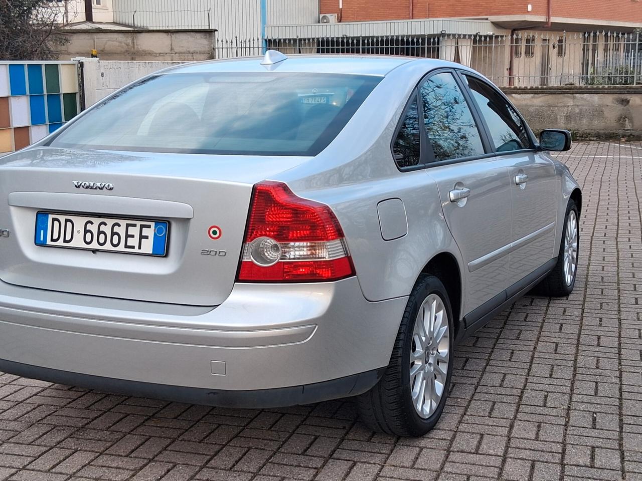 Volvo S40 2.0 D cat Summum NEOPATENTATI..CELL 320 147 1147 WUATSAPP