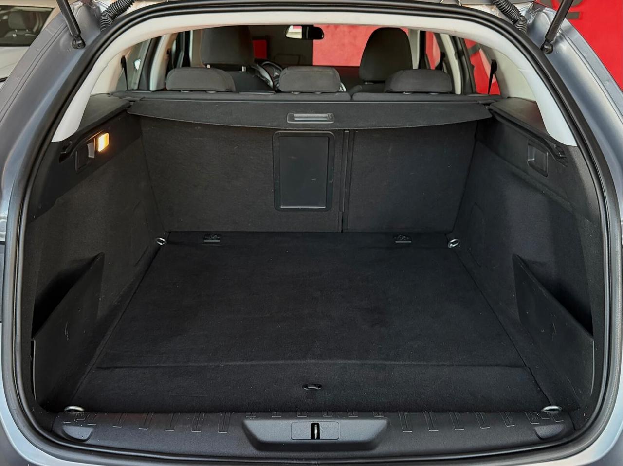 Peugeot 308 BlueHDi 130 S&S SW Allure