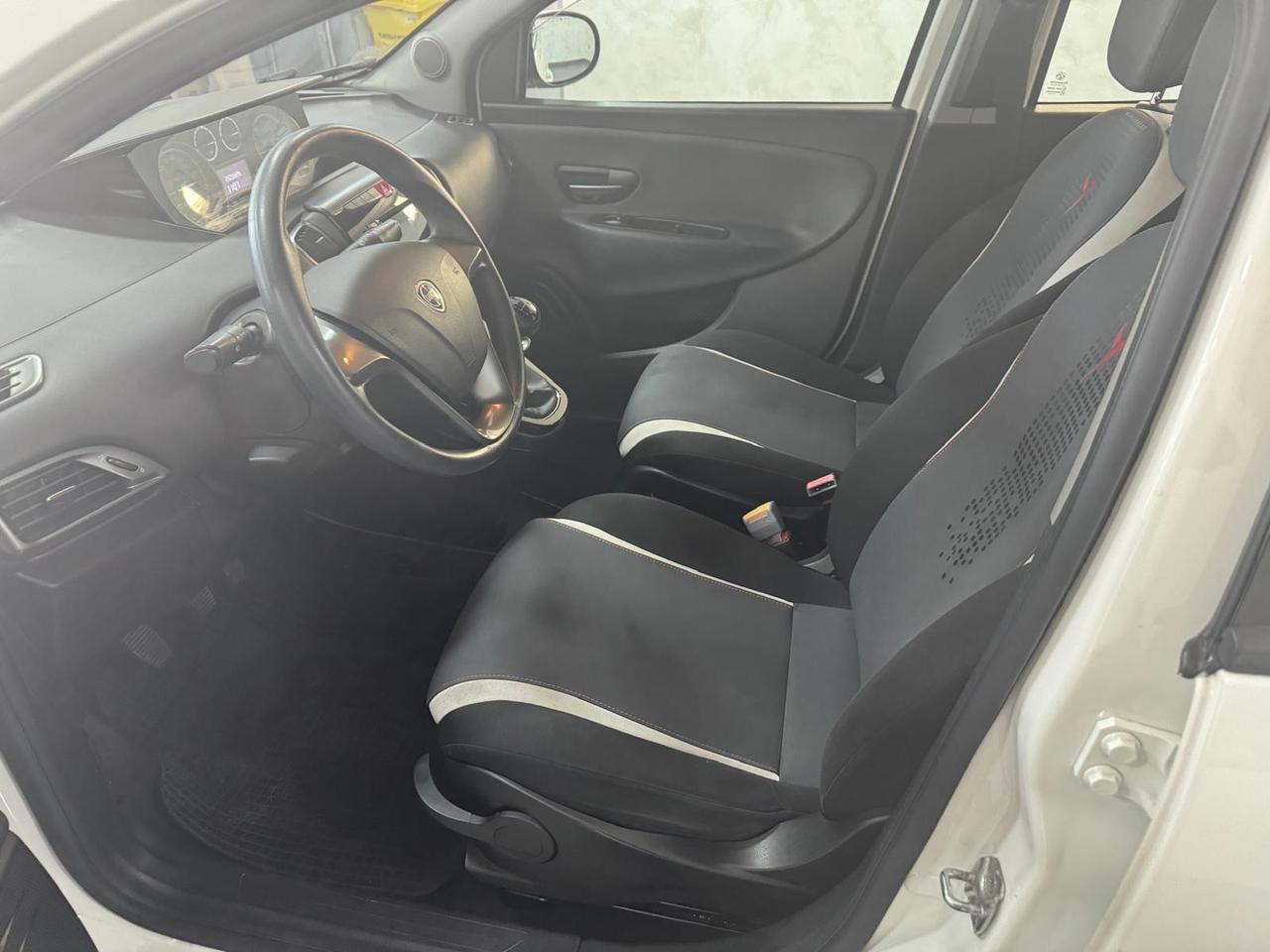 Lancia Ypsilon 0.9 TwinAir 85 CV 5 porte Metano Ecochic 30th Ann.