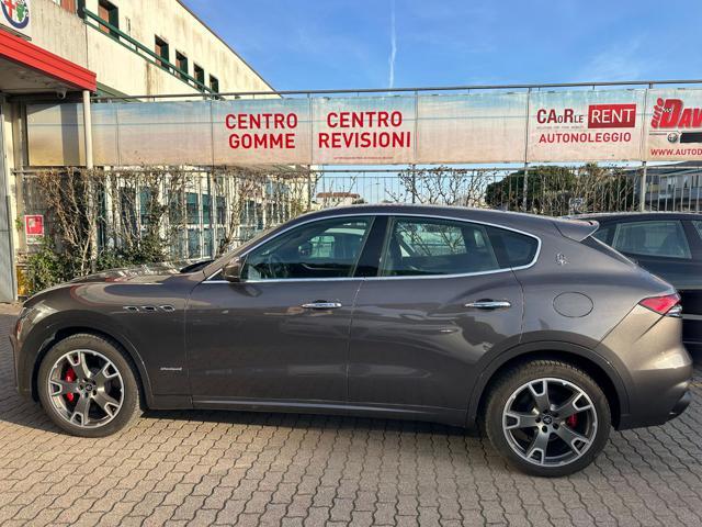 MASERATI Levante V6 350CV AWD Gransport