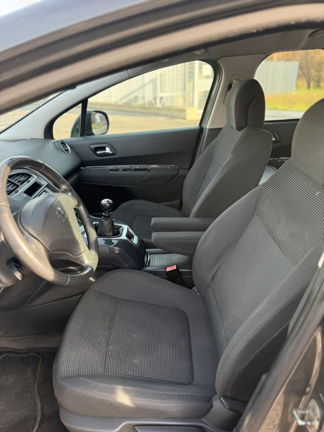 Peugeot 5008 1.6 HDi 112CV Business 7 POSTI NEOPATENTATI