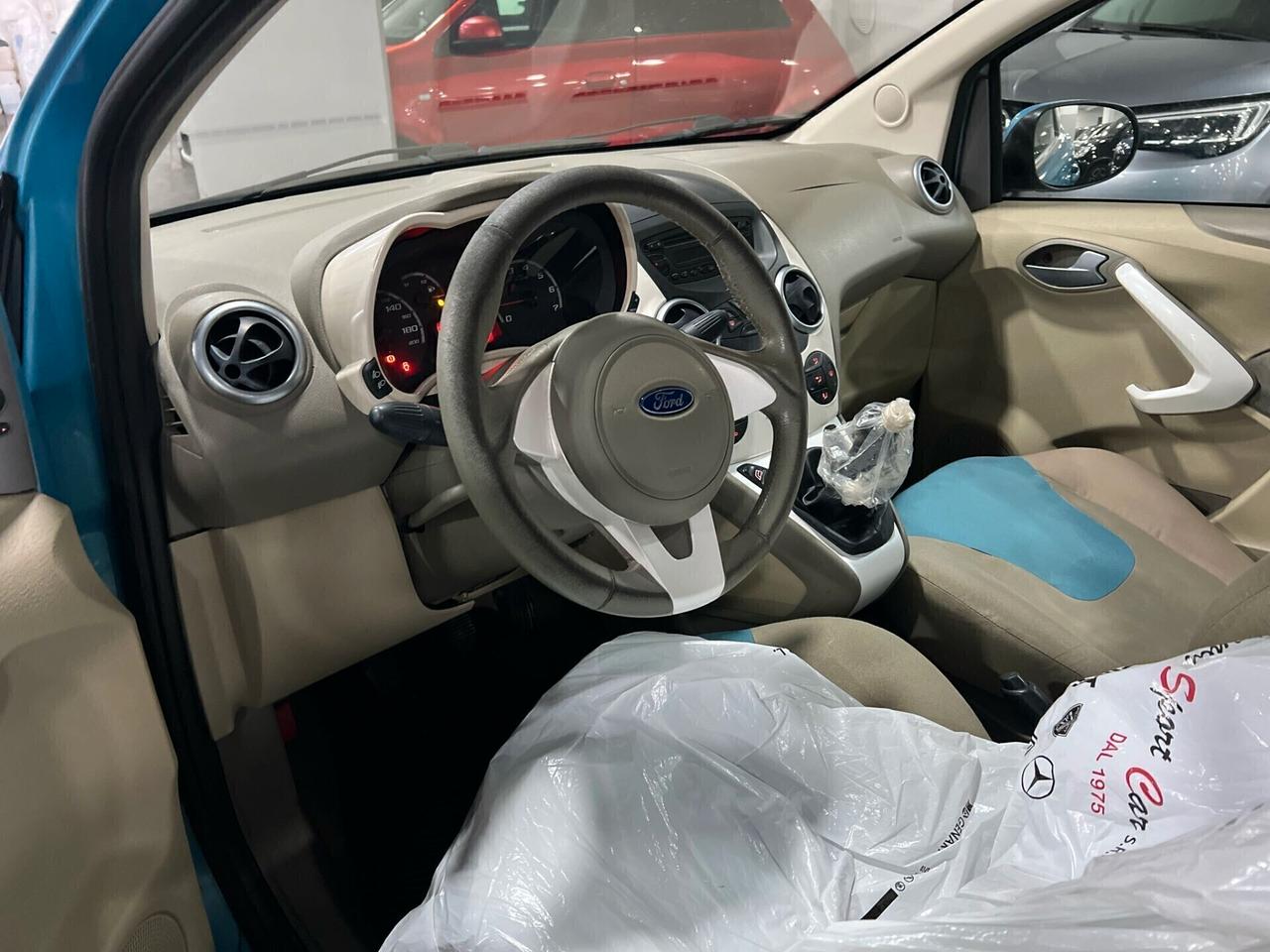 NUOVA FORD KA TITANIUM 1.2 BENZ 70CV