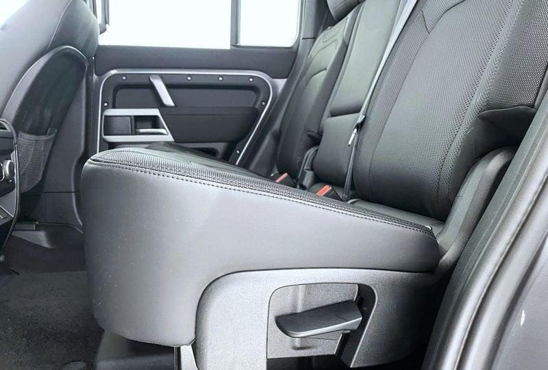 Land Rover Defender 3.0 D6 250 110 HSE AWD auto.