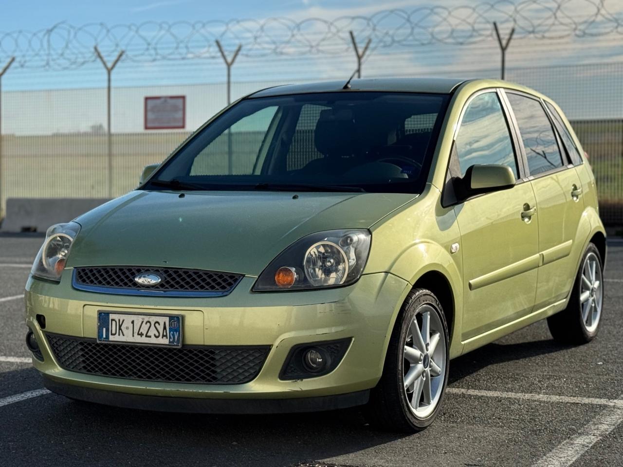 FORD FIESTA 1.4 TDCI 5.P AUTOMATICA GARANZIA 12 MESI