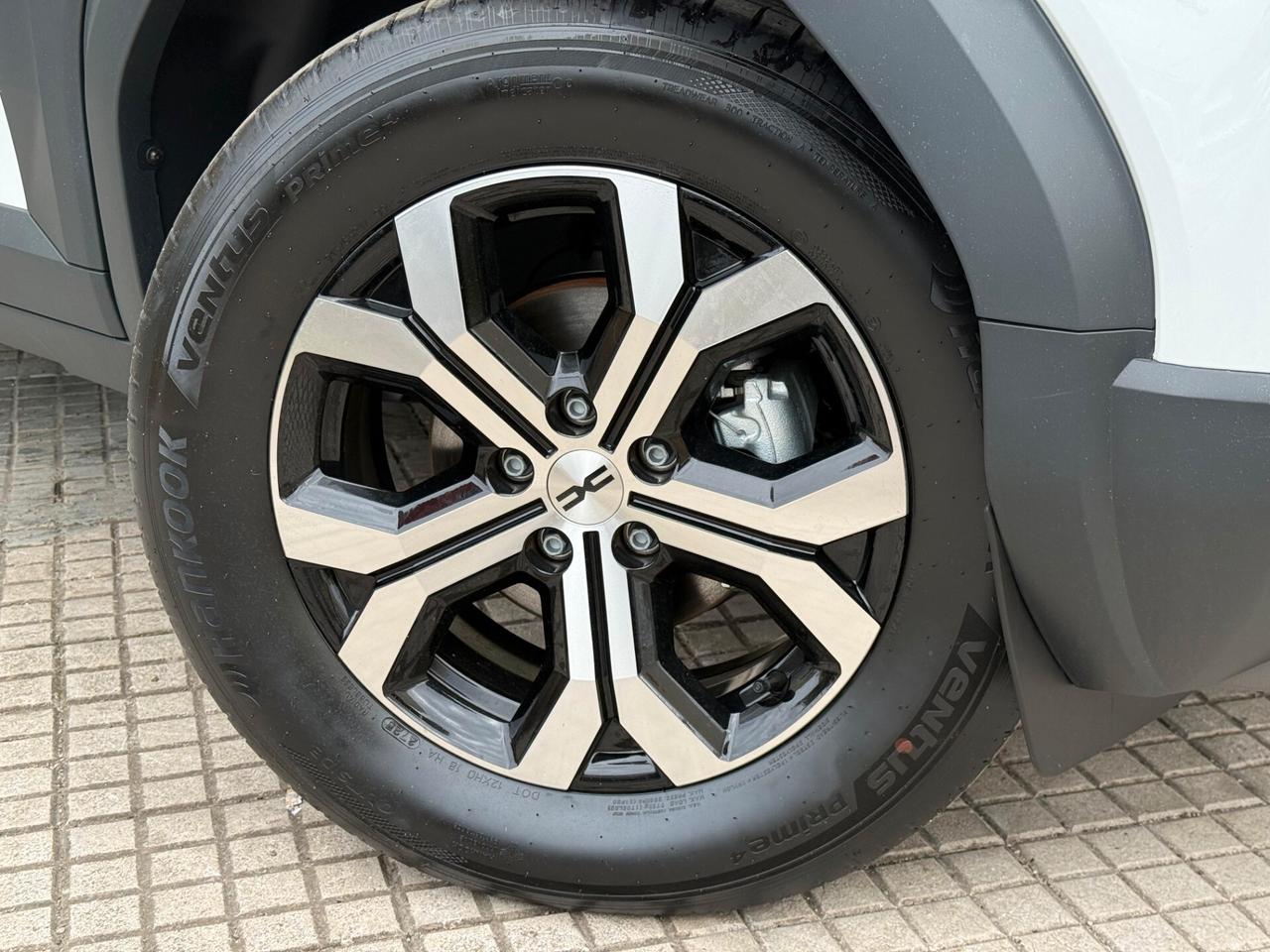 Dacia Duster Eco-G 100 CV Expression/Luci ambiente