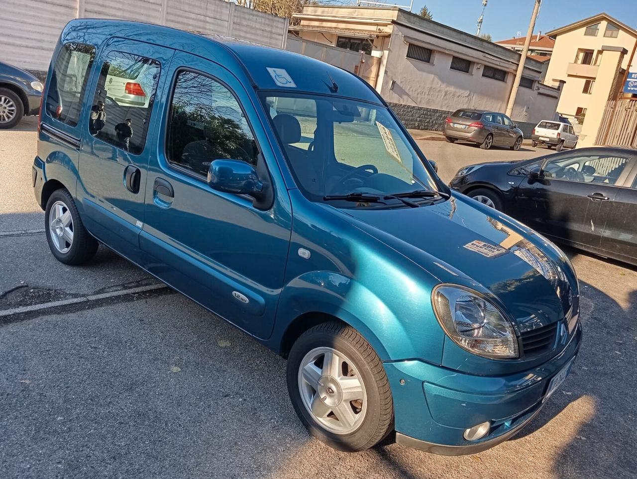 Renault Kangoo 1.2 16V 5p. Confort trasporto disabili