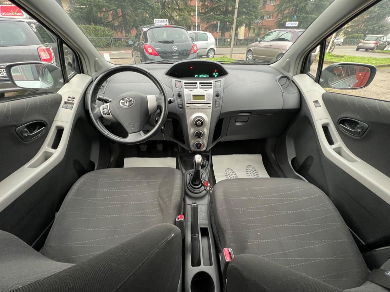 Toyota Yaris 1.0 5 porte Sol