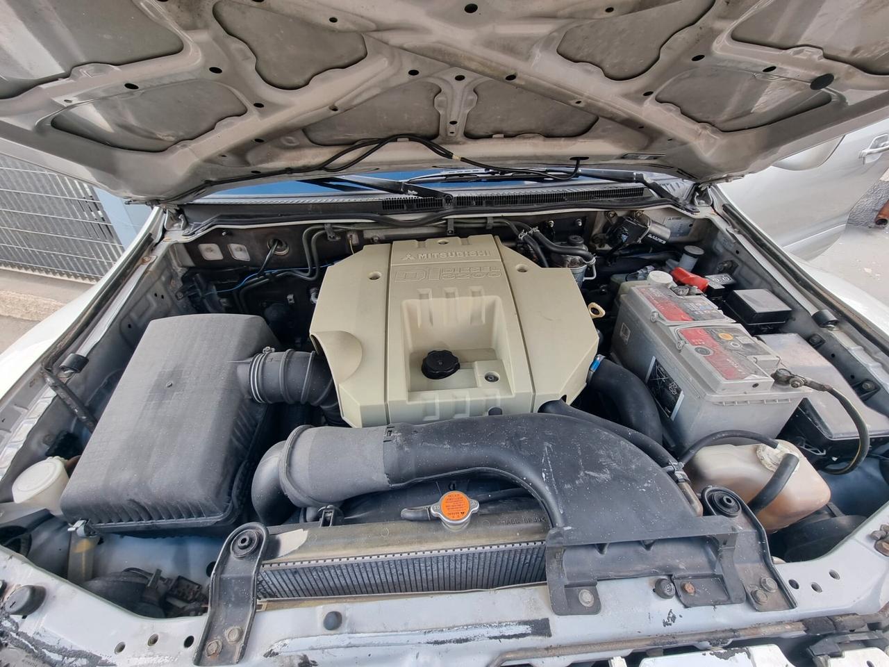 Mitsubishi Pajero 3.2 16V DI-D 3p. GLX