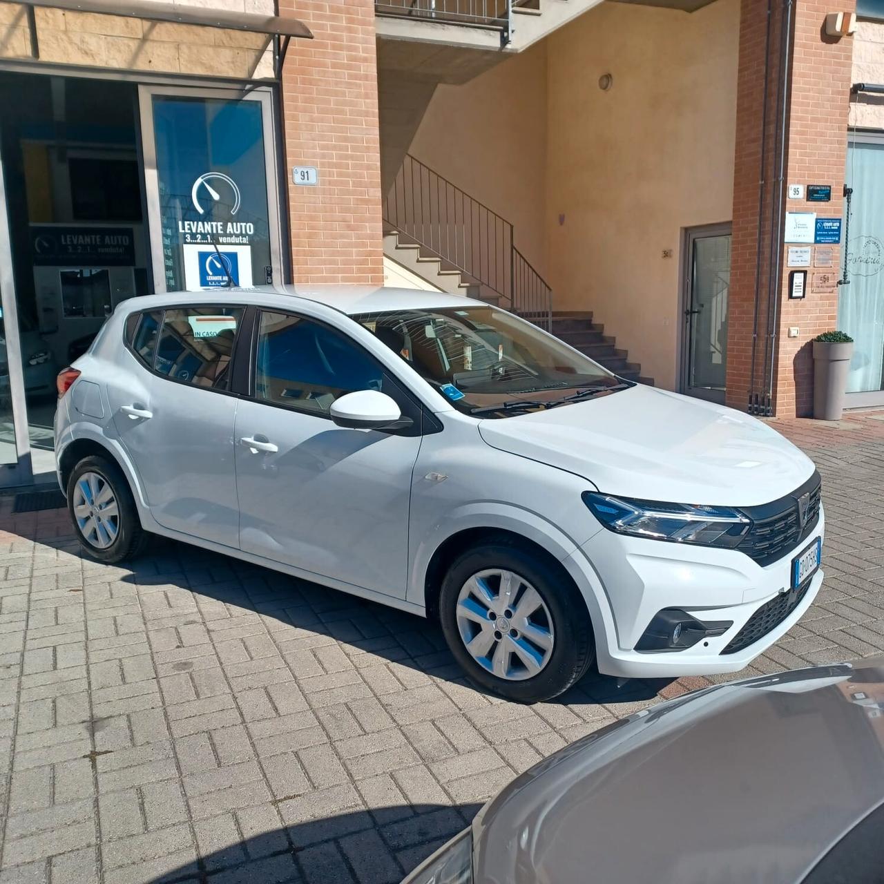 46.883KM COME NUOVA SANDERO 1.0 NEOPATENTATI
