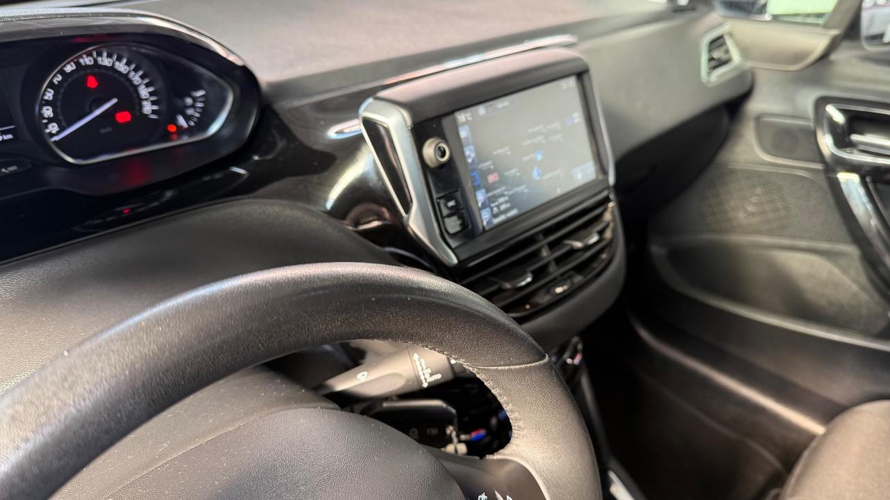 Peugeot 208 1.4 HDi 68 CV 5 porte Allure