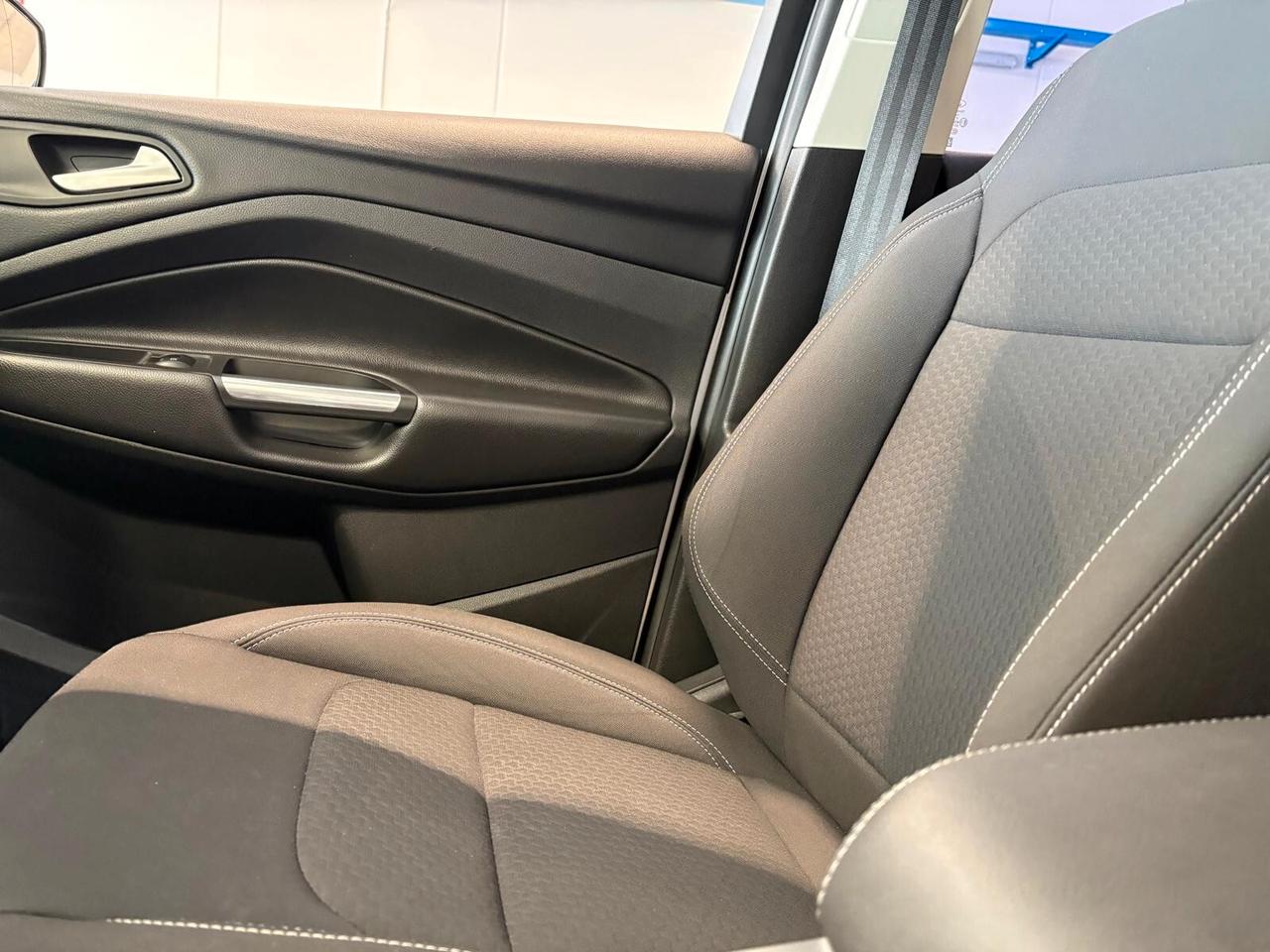 Ford Kuga TITANIUM BUSINESS 1.5 TDCI 120 CV 2WD