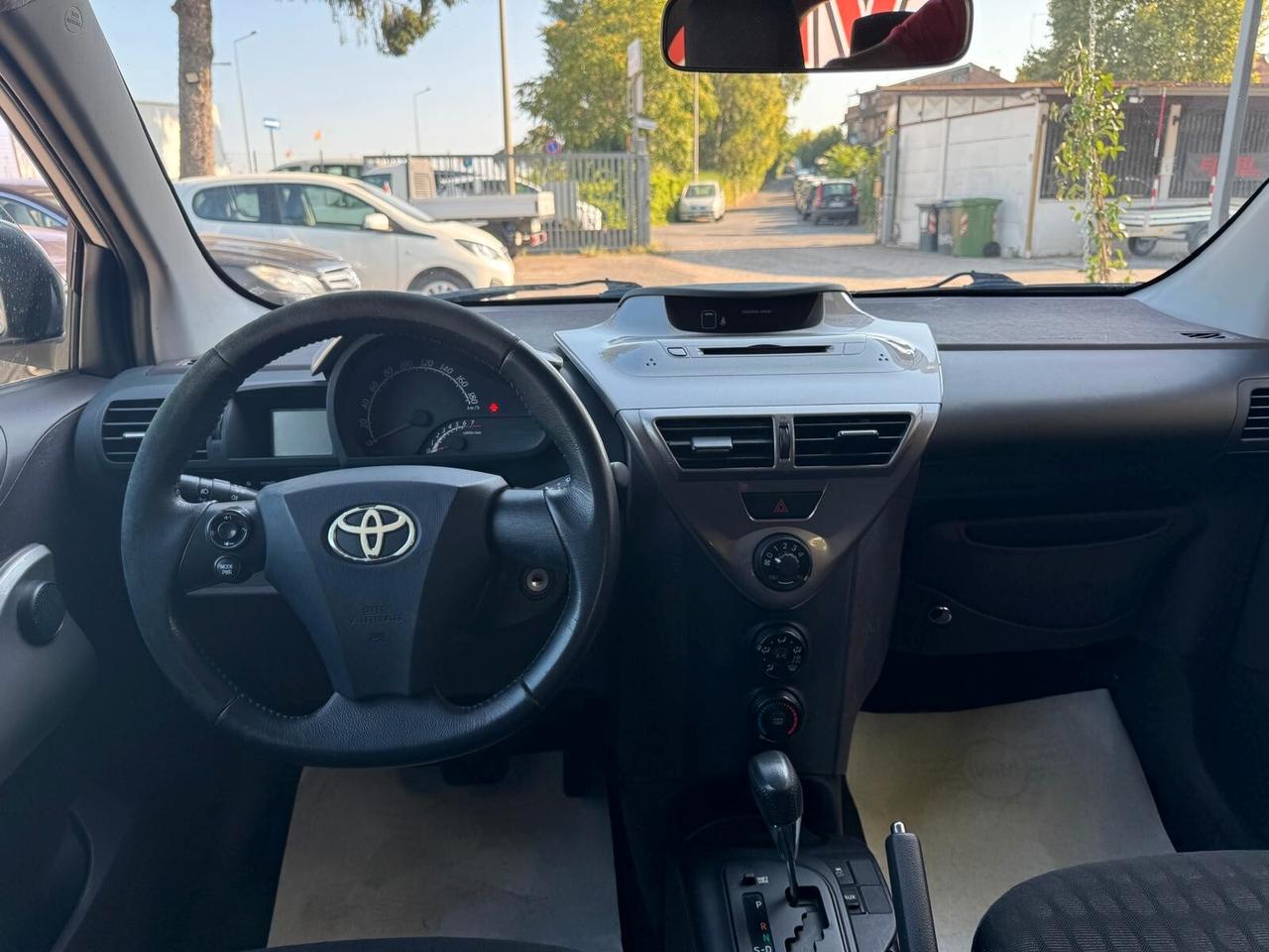 Toyota iQ 1.0 Sol