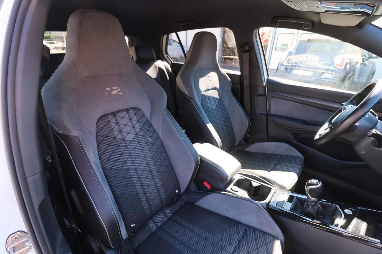 Volkswagen Golf 1.5 TSI 150 CV EVO ACT R-Line
