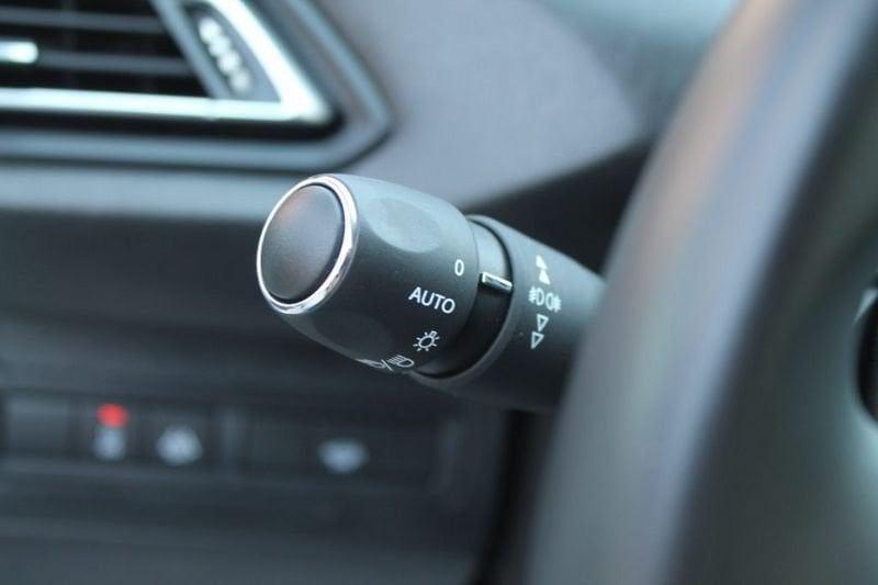 Peugeot 308 BlueHDi 130 S&S EAT8 SW Active Business