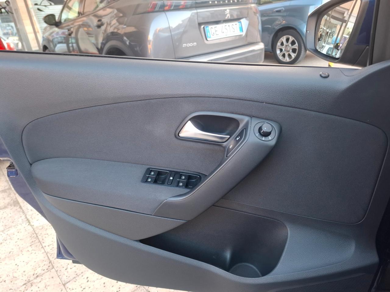 Volkswagen Polo - 1.6 TDI / Cambio automatico /