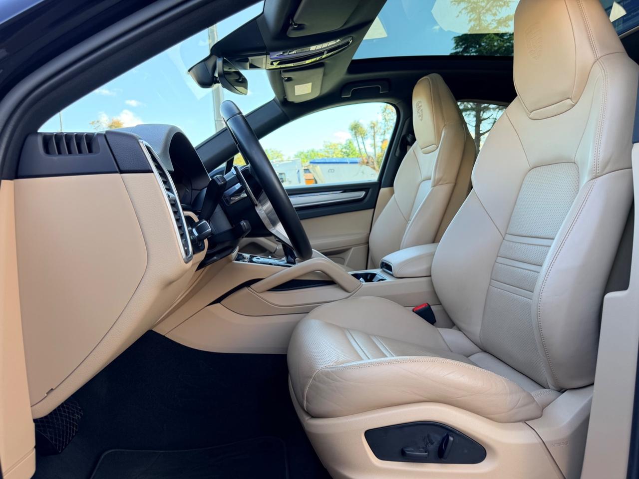 Porsche Cayenne Coupé 3.0 V6 E-Hybrid Platinum Edition