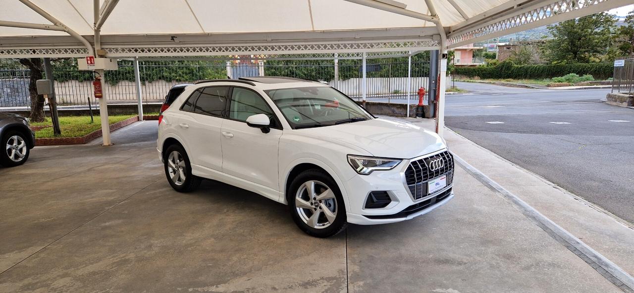 Audi Q3 35 TDI S tronic Sport * Panorama-Virtual-Led *