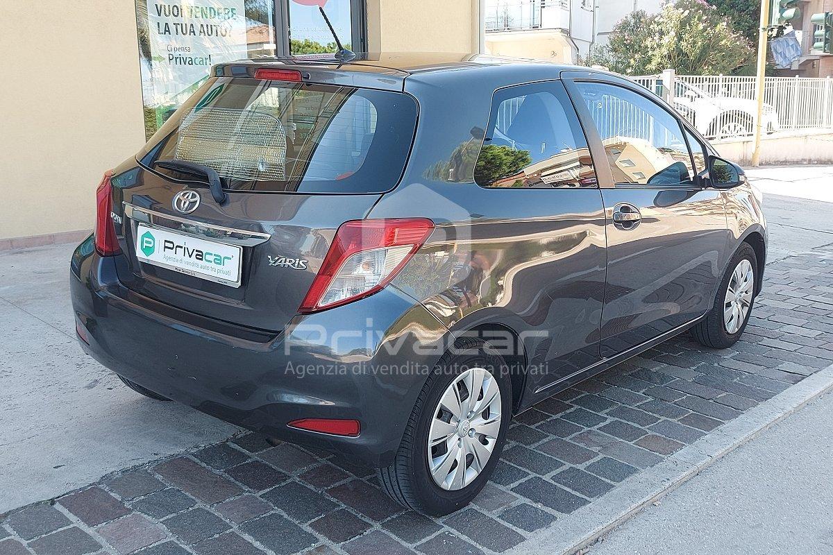 TOYOTA Yaris 1.0 3 porte Active