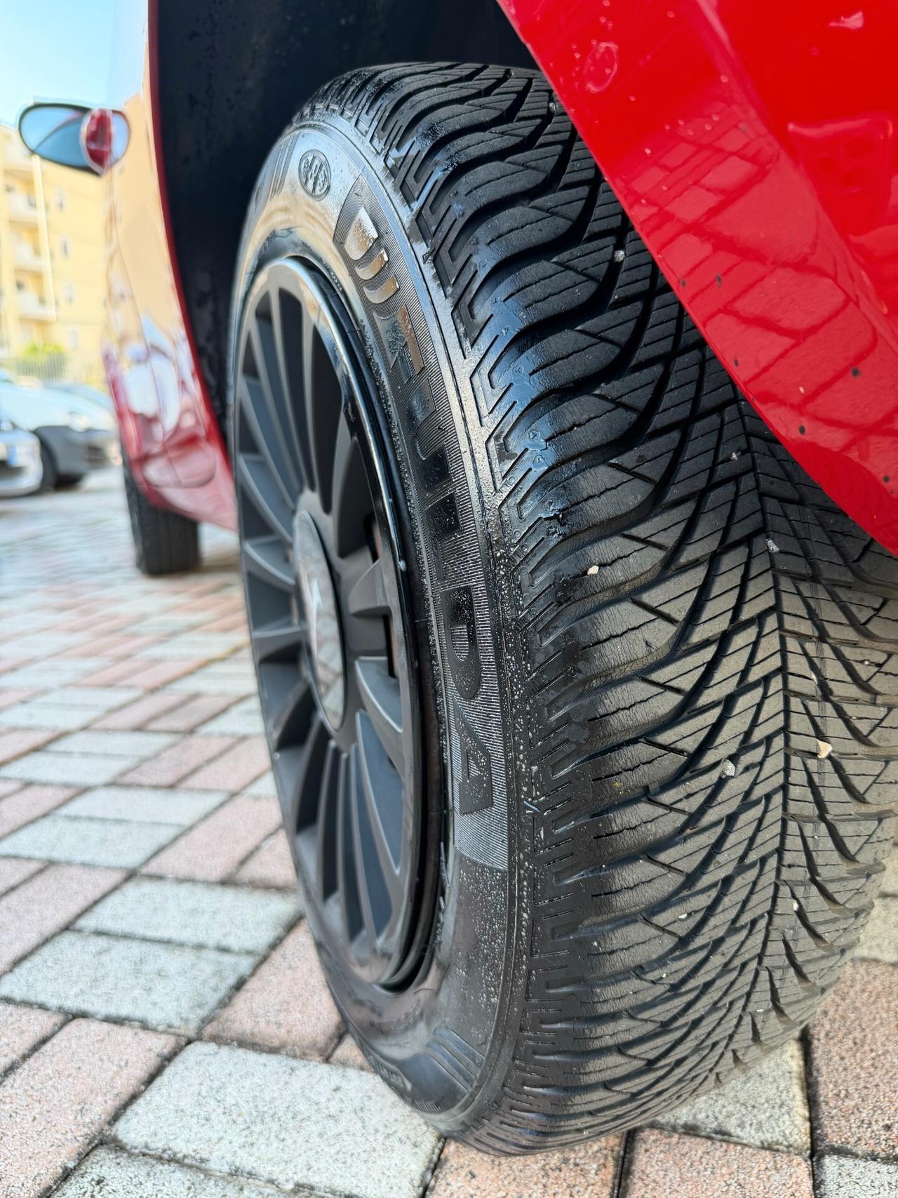 Lancia Ypsilon 0.9 TwinAir 85 CV 5 porte Metano Ecochic Elle