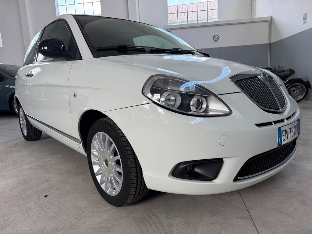 Lancia Ypsilon 1.2 69 CV Unyca