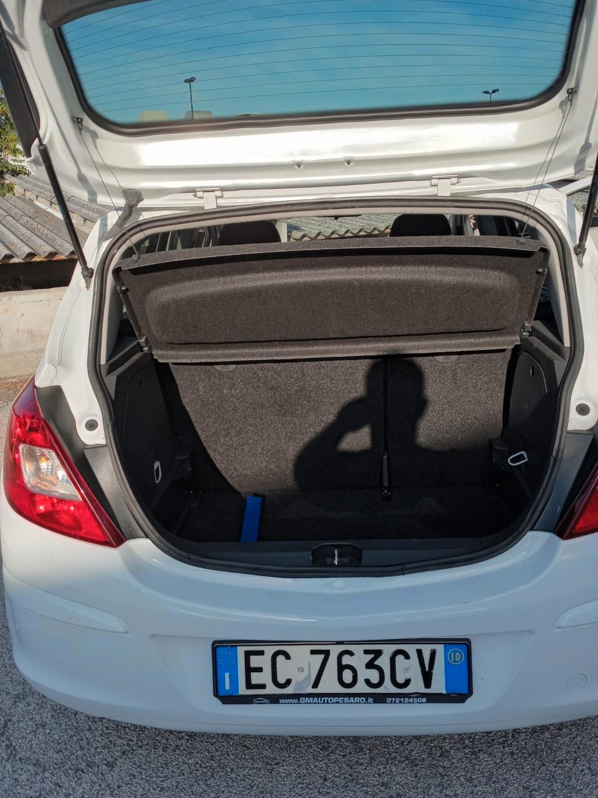 Opel Corsa 1.2 5 porte anno 2010