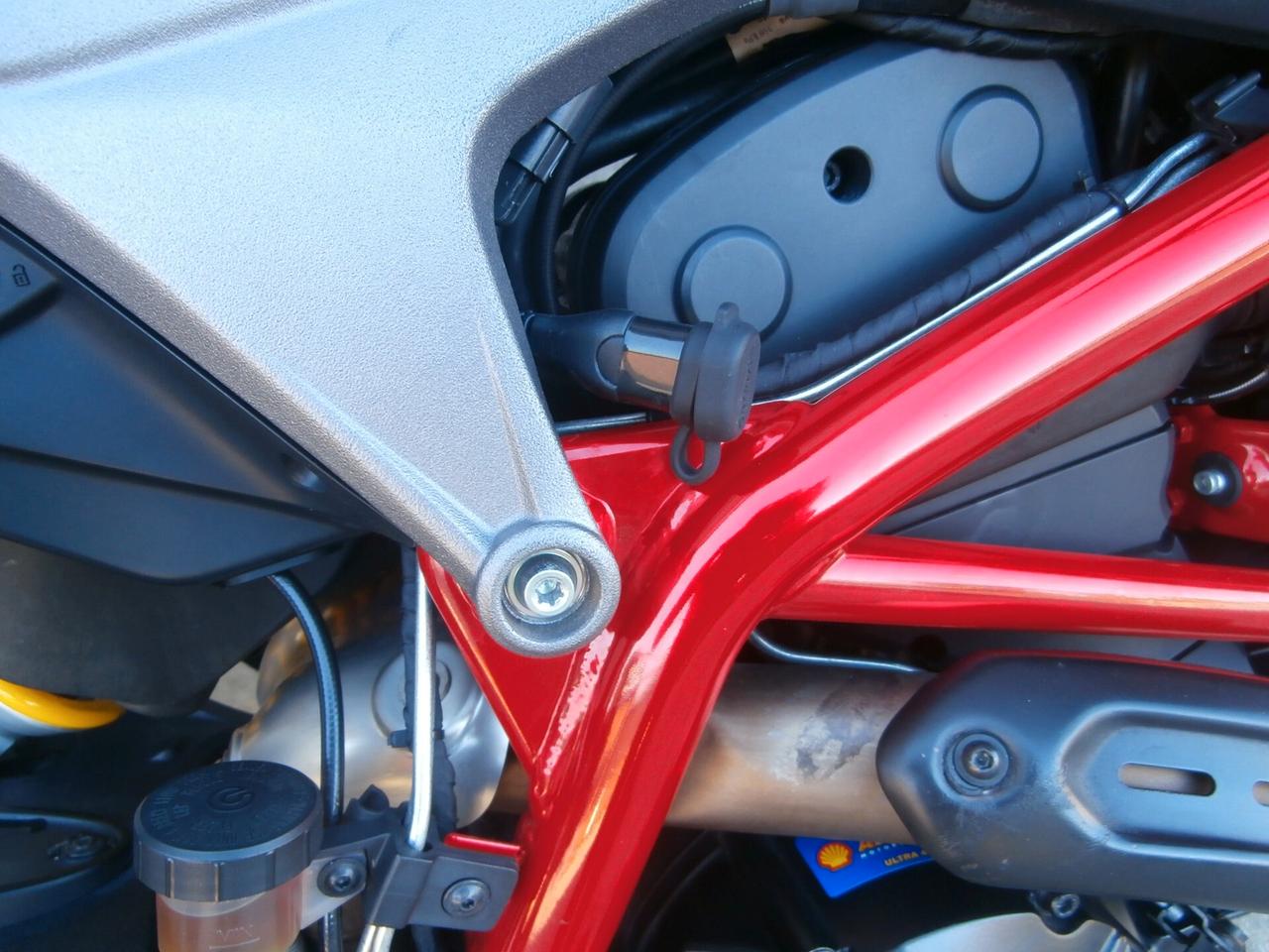 Ducati Hyperstrada 821 del 2014 Compreso trapasso-tagliando-garanzia