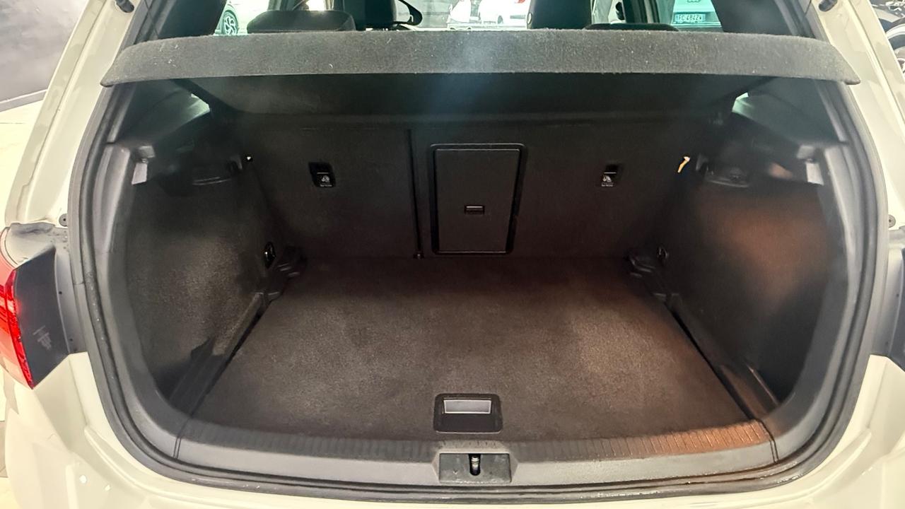 Volkswagen Golf 1.6 TDI 115 CV 5p. R-line