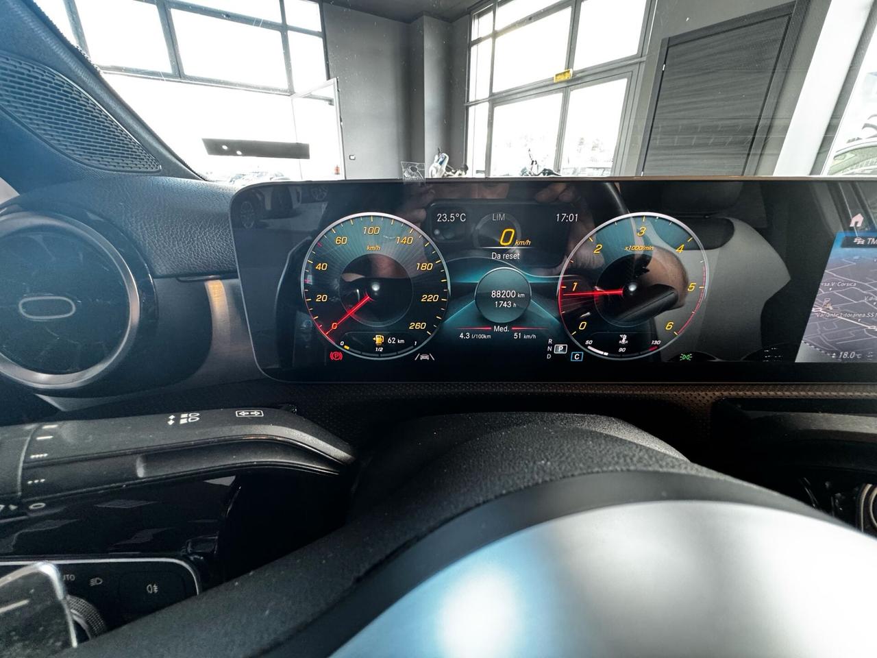 MERCEDES A 180CDI SEDAN AT8 PREMIUM TETTO APRIBILE