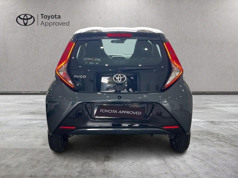 Toyota Aygo Aygo 5p 1.0 x-play m-mt 72cv