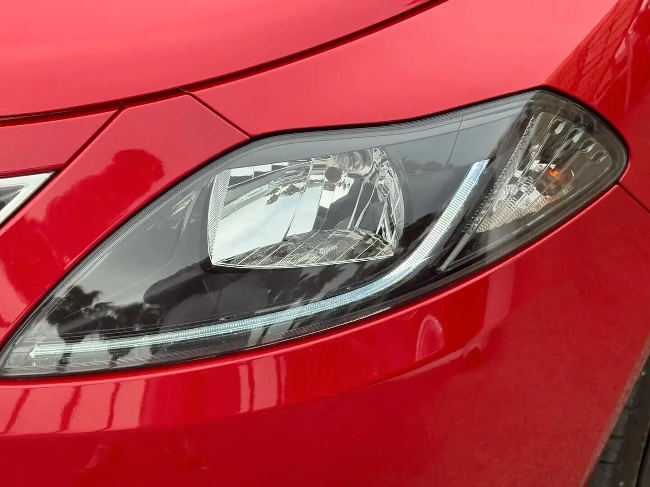 Lancia Ypsilon 1.0 FireFly 5 porte S&S Hybrid Ecochic Silver