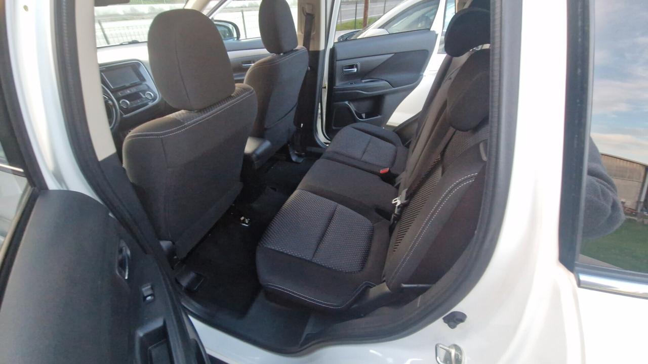 Mitsubishi Outlander 2.2 DI-D 4WD 7p.. garantito 12M